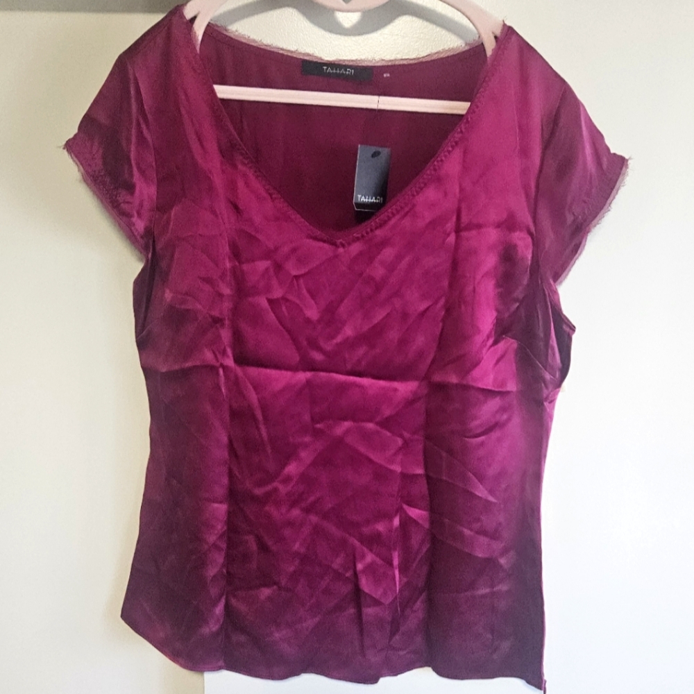 Tahari 100% Silk Deep Fuchsia Blouse. Size M.
